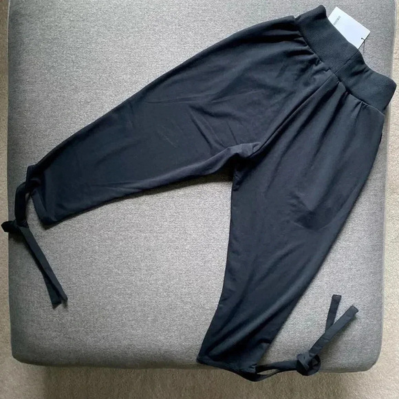 Gymshark Arc High Waisted Joggers Small NWT - Picture 2 of 5